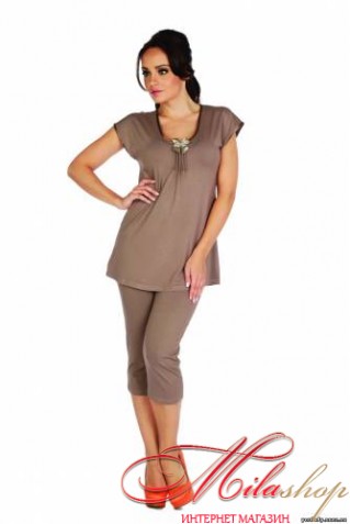 Модная пижама с бриджами De Lafense 884